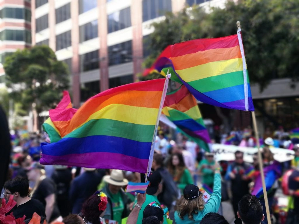 Na splitskim Bačvicama napadanut strani gej par, oglasio se Zagreb Pride